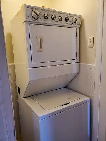 In apartment washer / dryer