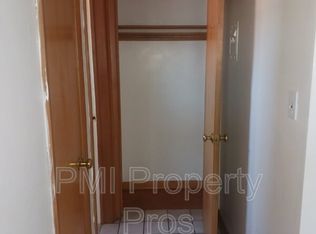 3800 N 76th St #5, Milwaukee, WI 53222