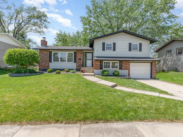 15232 Ridgeland Ave, Oak Forest, IL 60452