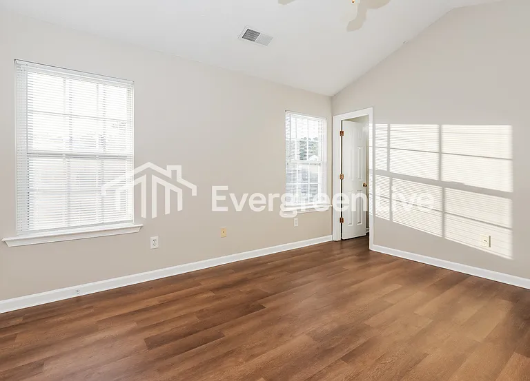 358 Coral Cir — Photo 9