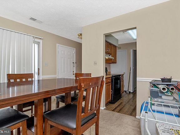 4th image of 31 Barberry Ct #38-4