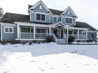 8762 Country Shire Ln, Spring Grove, IL 60081