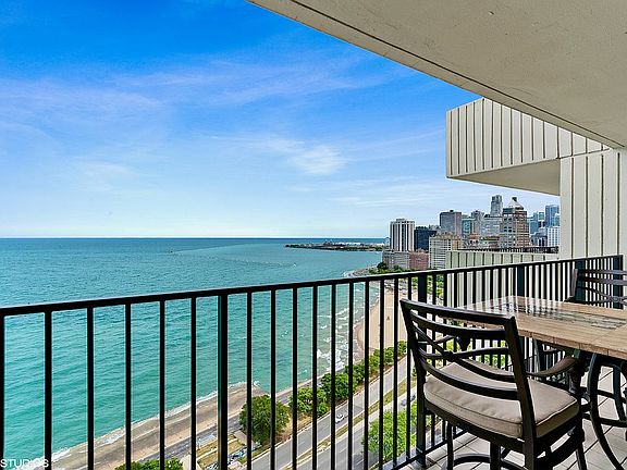 3rd image of 1212 N Lake Shore Dr APT 25CS