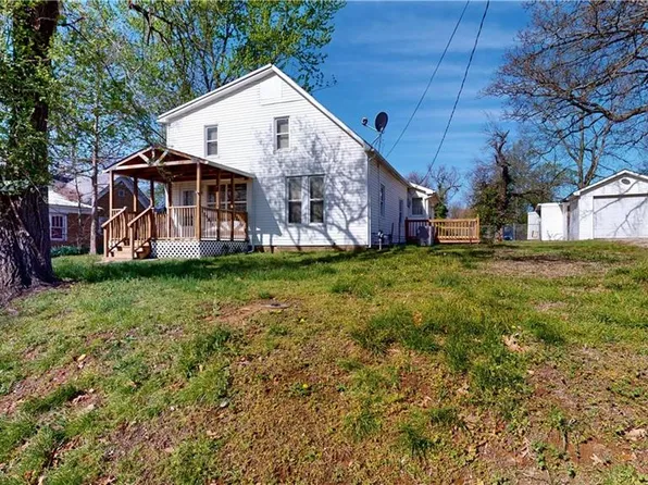 1016 S Main St, Nevada, MO 64772