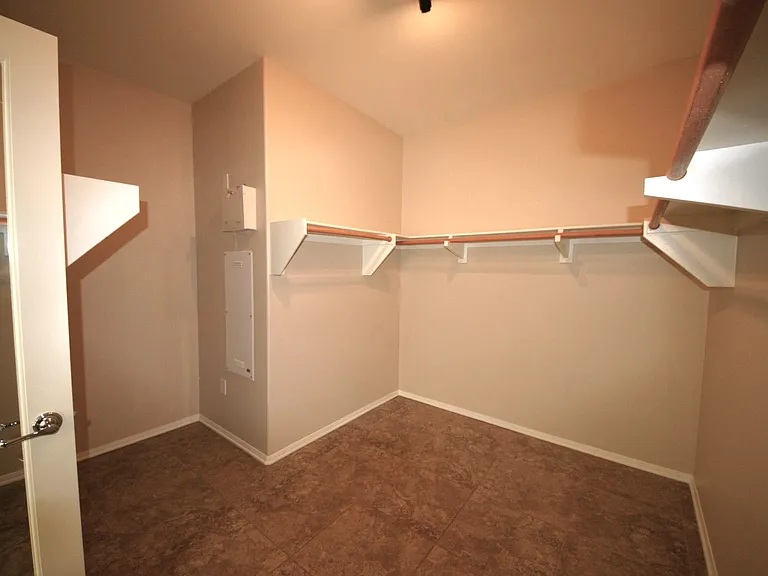 19122 Graham Ln — Photo 40