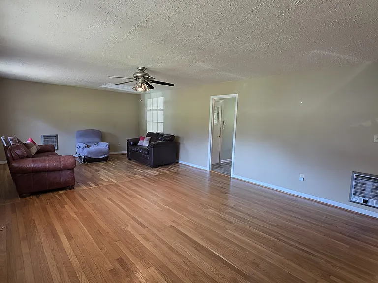 5004 Holmes Ave NW — Photo 9