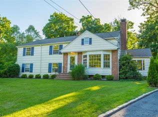 8 Carteret Ct, Madison, NJ 07940