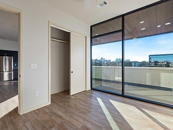 3rd image of 1014 16th Ave S #405