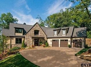 131 Harris Rd, HALFMOON, NY 12065