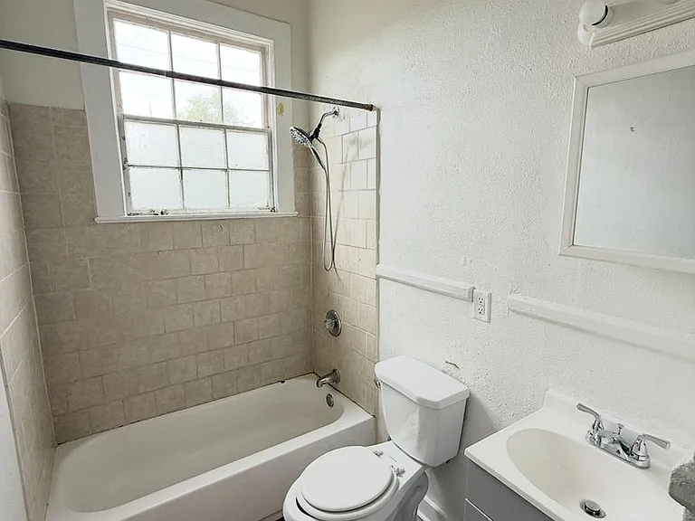 2332 Ursulines Ave #A — Photo 5