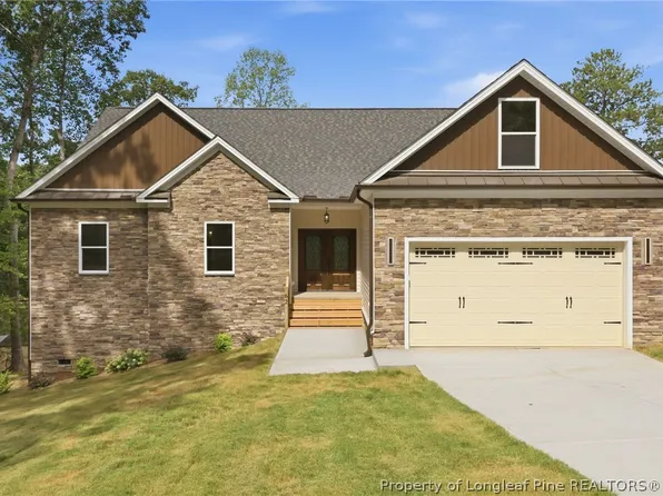 62 Ponchartrain St, Fuquay Varina, NC 27526