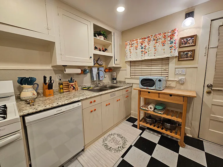 1026 Euclid St #2 — Photo 18