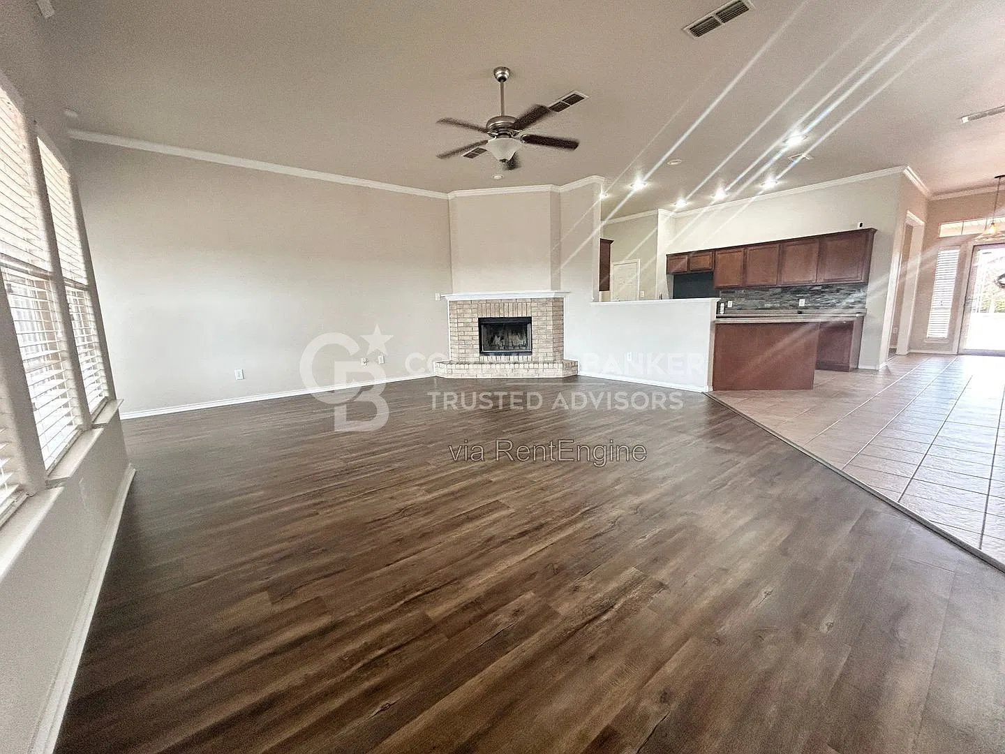 4 bed, 2.0 bath, 2463 sqft, $2,325 — Photo 4