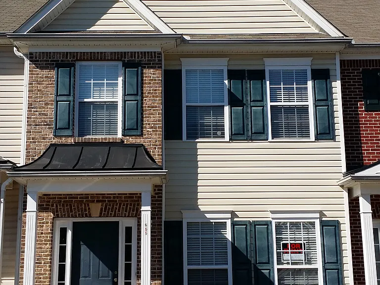 655 Kenridge Dr — Photo 3