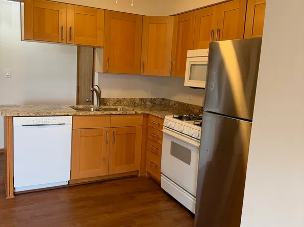 3 Cedar Ct, Vernon Hills, IL