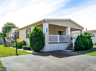 27 Raptor Dr, Hanover, PA 17331