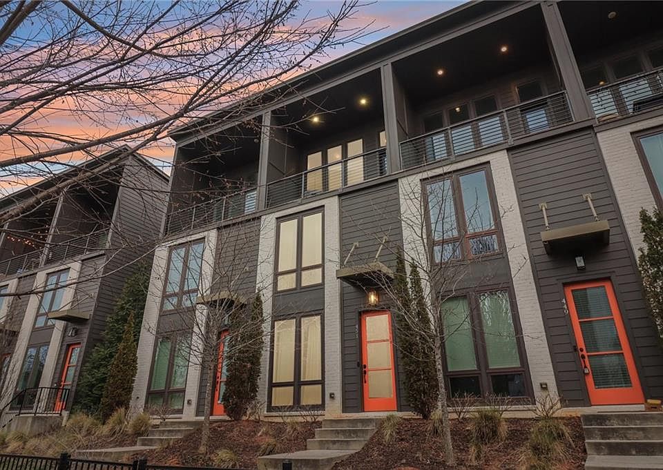 1st image of 451 Parkway Dr