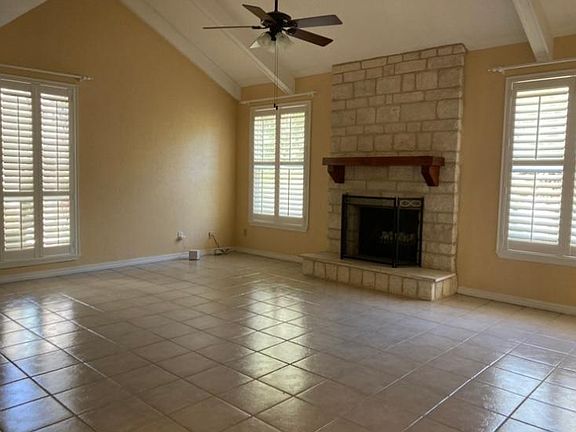 4th image of 4 Townhouse Cir