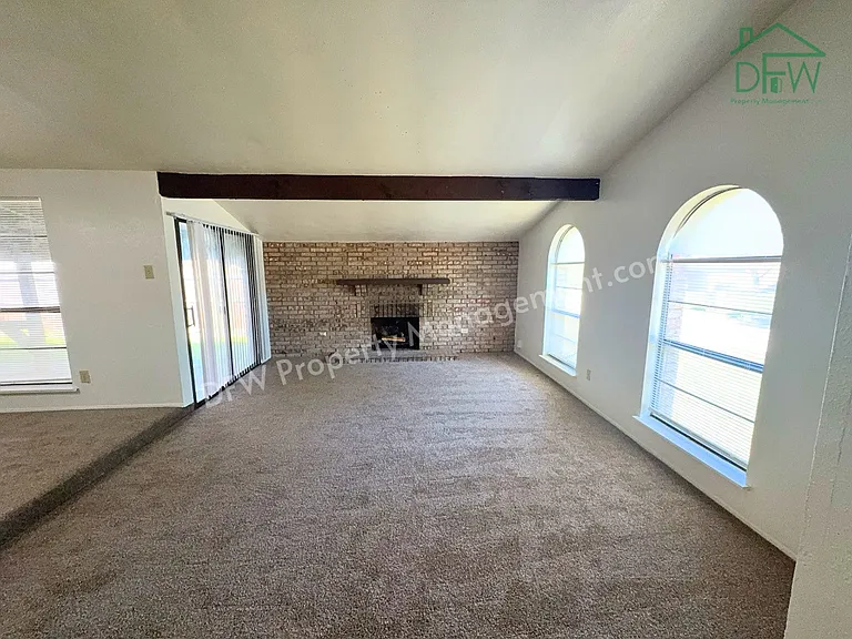 1336 Burmeister Rd — Photo 2