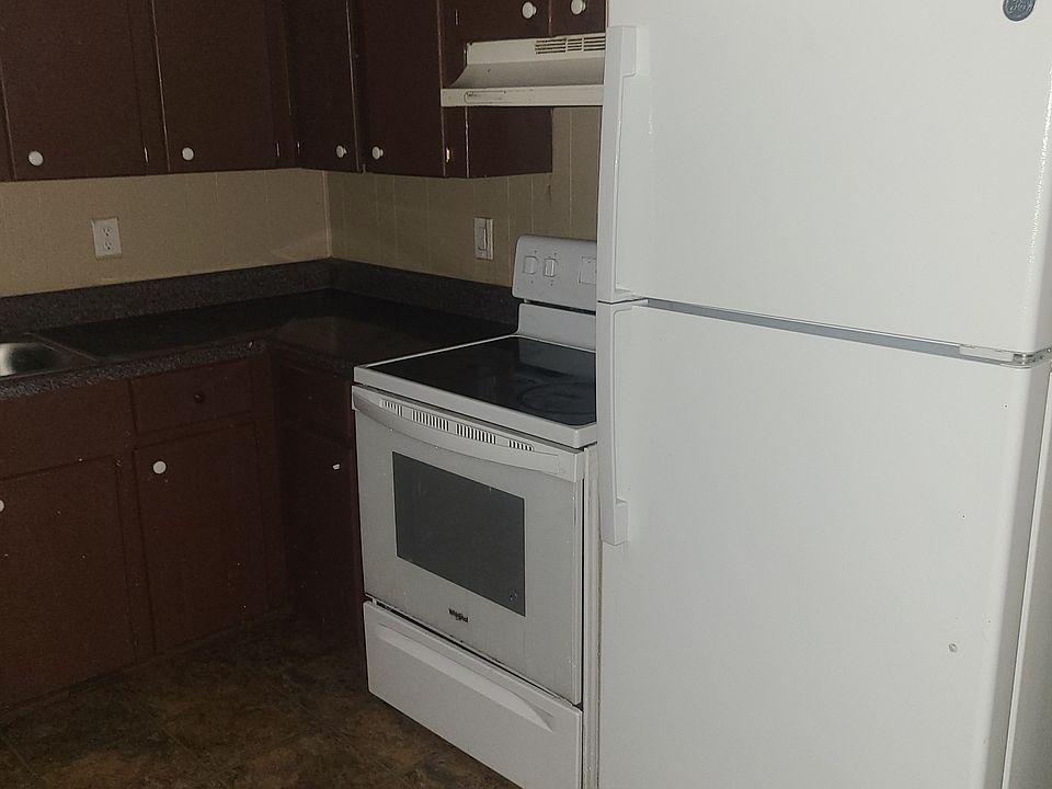 2nd image of 2234 Grove St