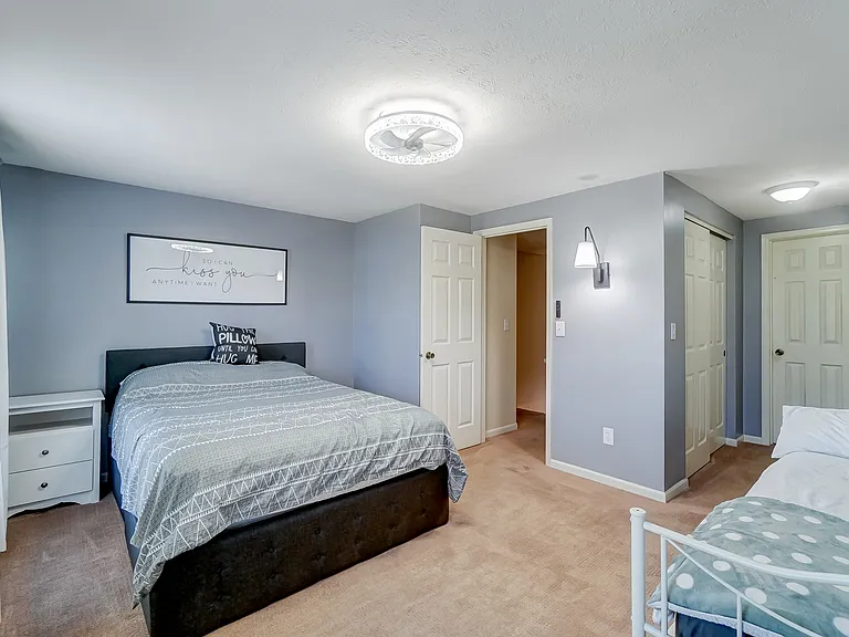 8064 Hetz Dr — Photo 25