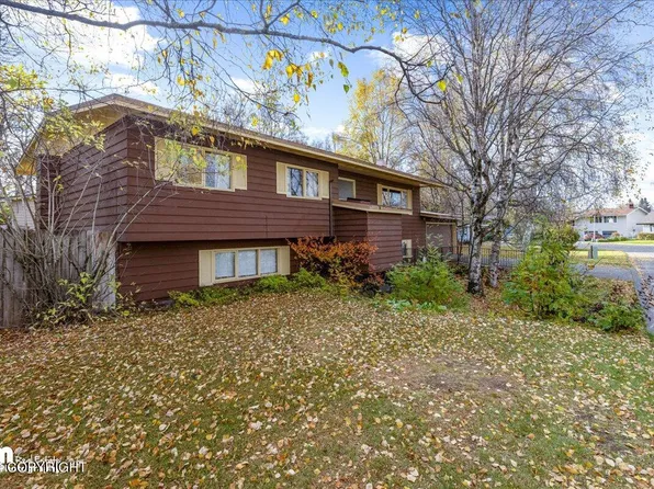 2060 Duke Dr, Anchorage, AK 99508