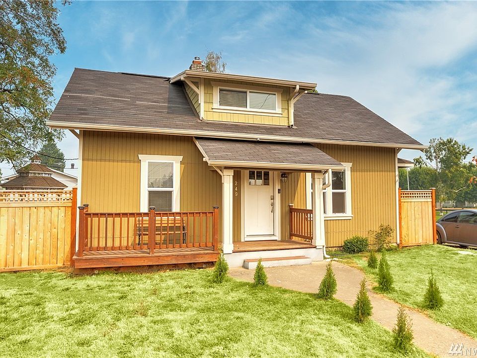 Authentic Front Porch Feature Depicts Era of Design