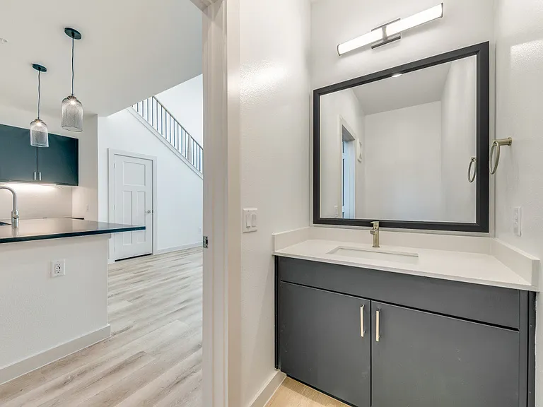 Burnett Lofts at Bishop Ridge — Photo 40