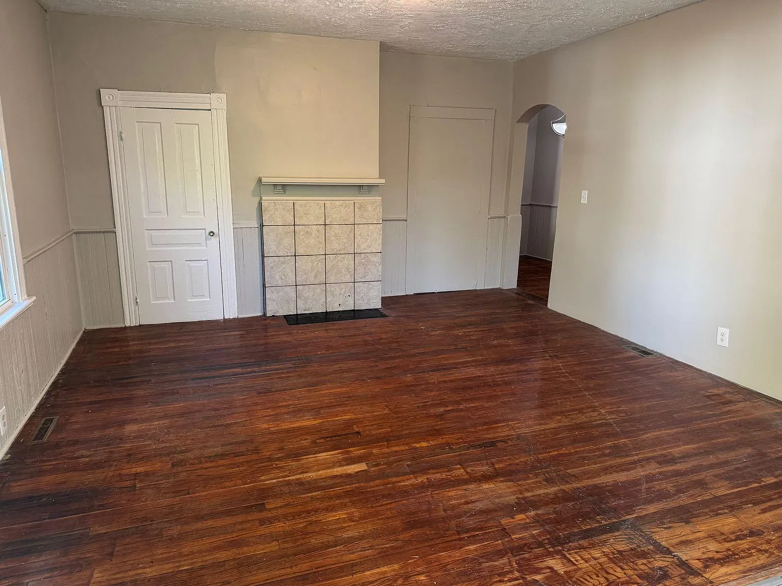 2 bed, 1.0 bath, 1350 sqft, $1,000 — Photo 3