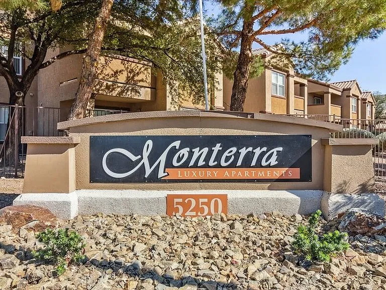 Monterra — Photo 22