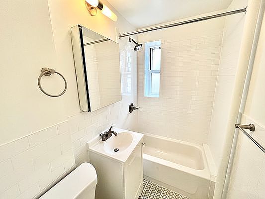 5th image of 34-18 91st St APT A-33