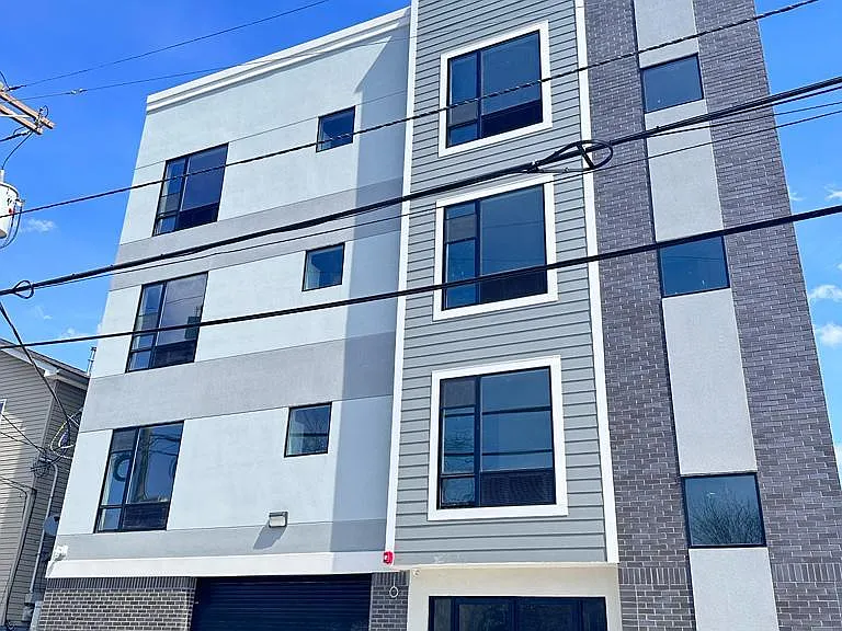 65 Auburn St #3 — Photo 1