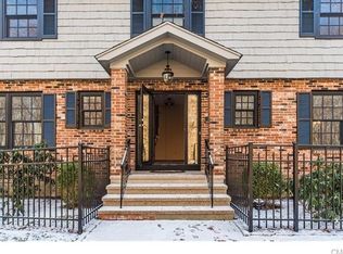 75 Heritage Dr, Trumbull, CT 06611