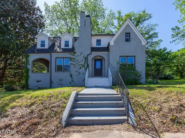 137 W South St, Dyer, TN 38330