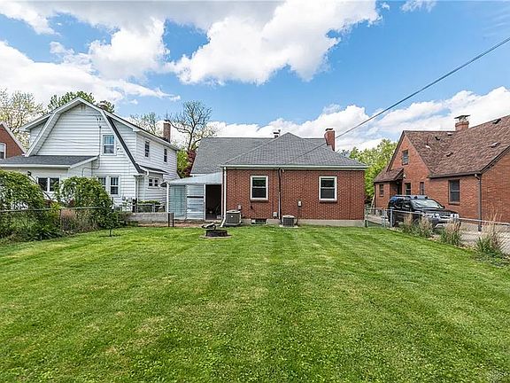 4th image of 242 Claranna Ave