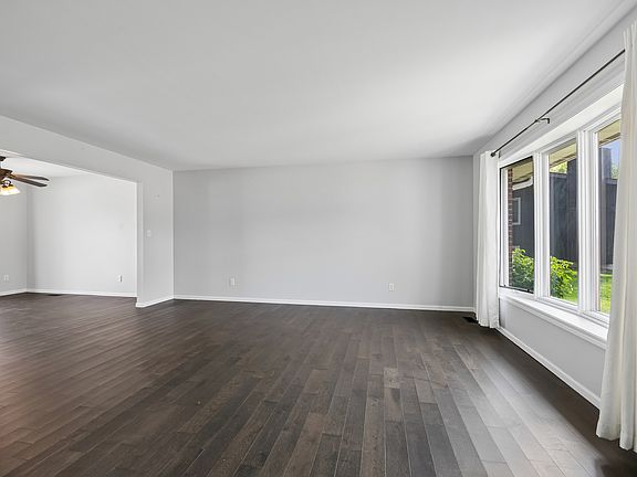 5th image of 1022 Thornberry Ct