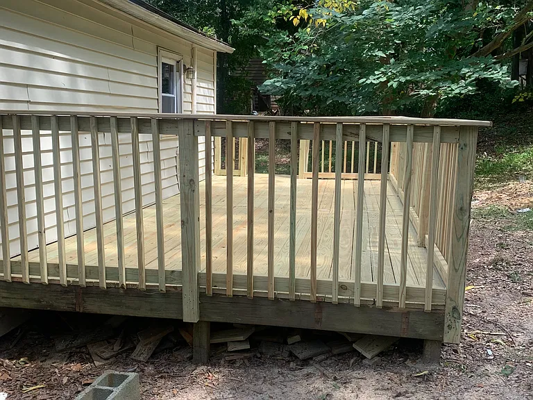 217 Linda Ln SE — Photo 1