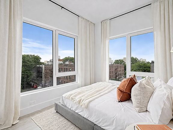 4th image of 1351 Brooklyn Ave #3J