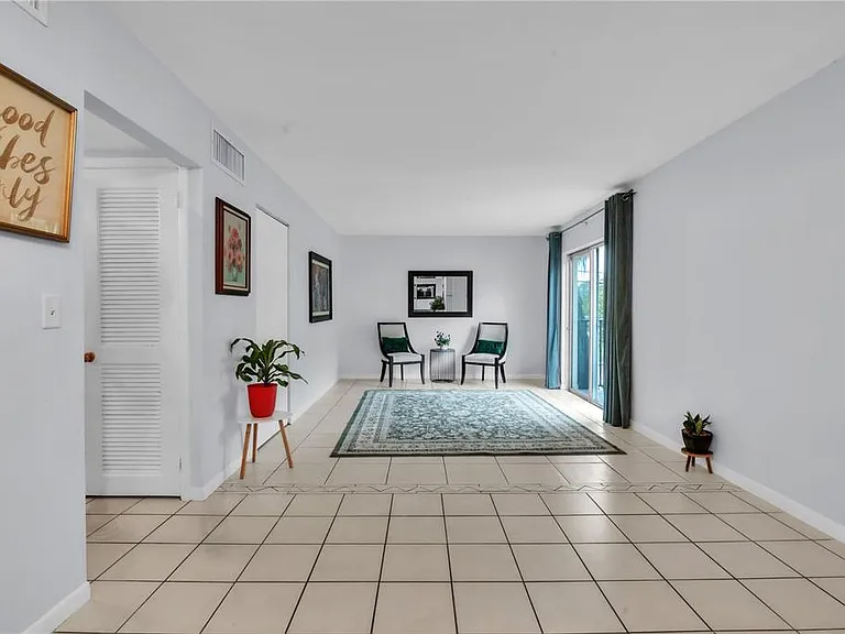 1799 N Highland Ave #22 — Photo 4