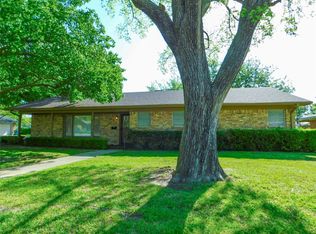 318 Rosedale Dr, Gainesville, TX 76240