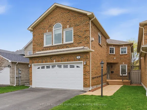 733 Aspen Rd, Pickering, ON L1V 3P4
