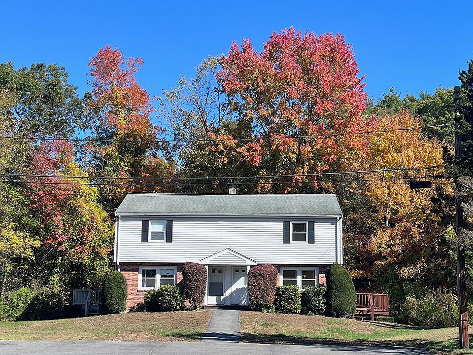 Quiet cul-de-sac, with beautiful maple trees.