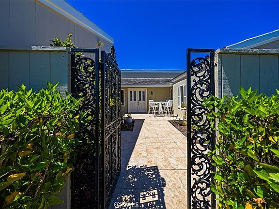 5th image of 22821 Mariano Dr