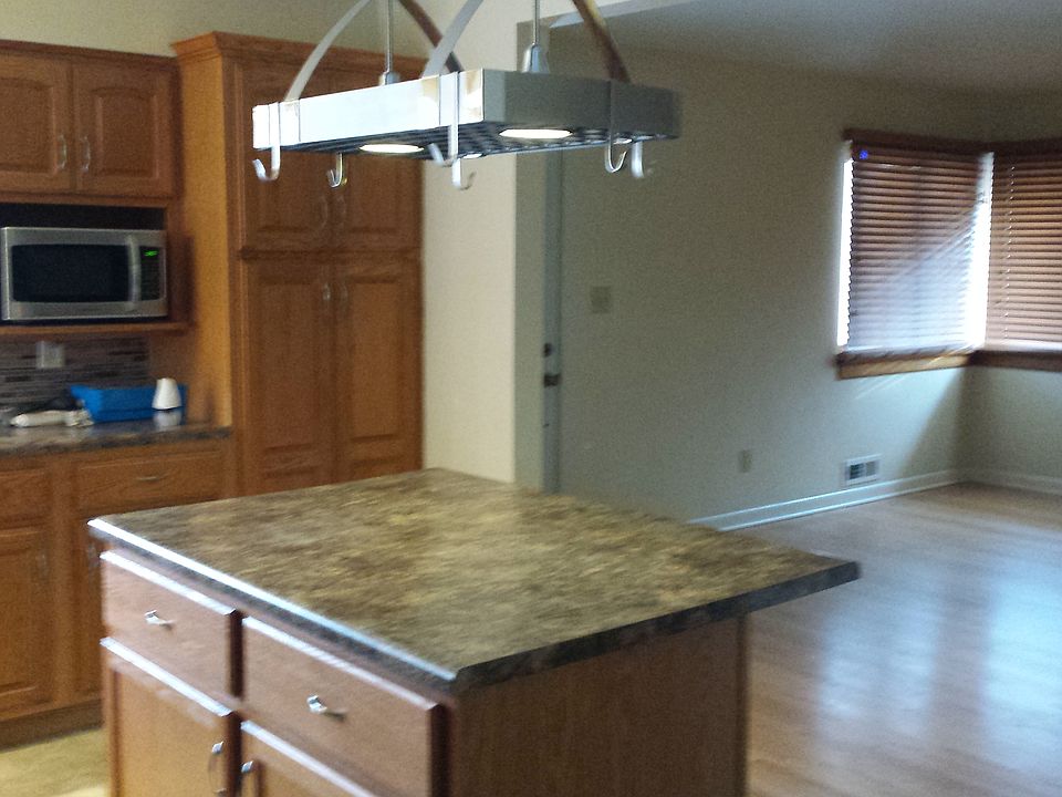 1st image of 1561 Grandview Dr