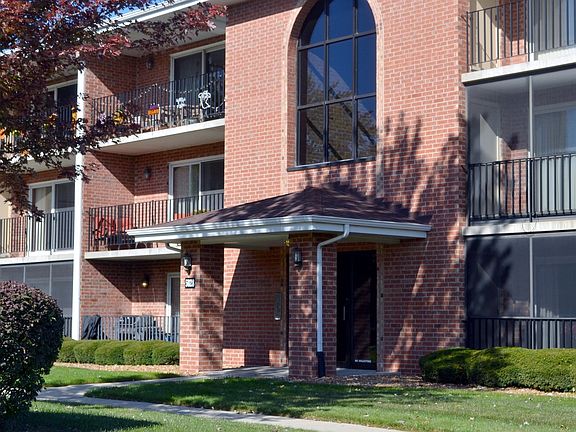 4th image of 5028 W Circle Dr #109
