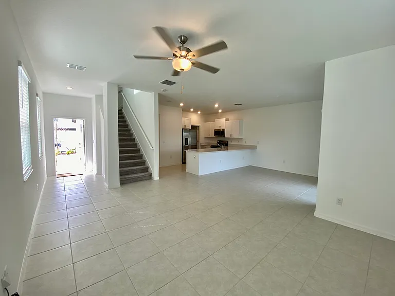 6246 Shiner St — Photo 3