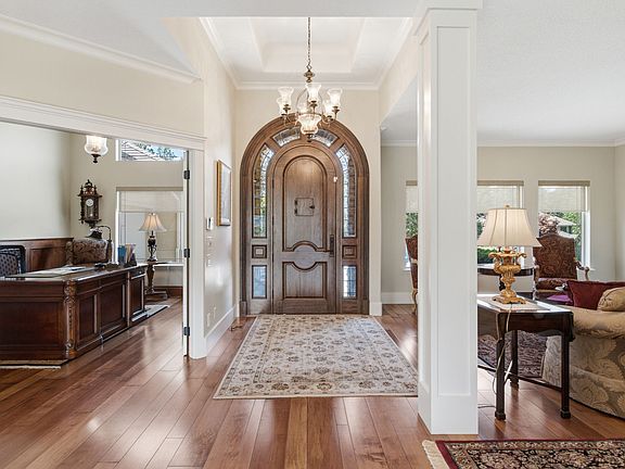 4th image of 2109 Capistrano Dr