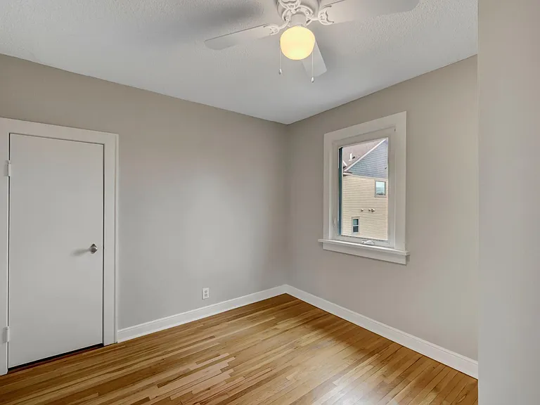 712 Main St NE — Photo 7