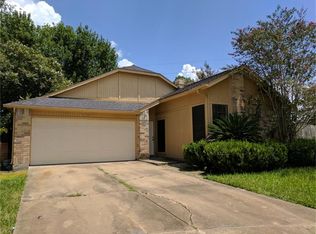 8203 Woodland Willows Dr, Houston, TX 77083