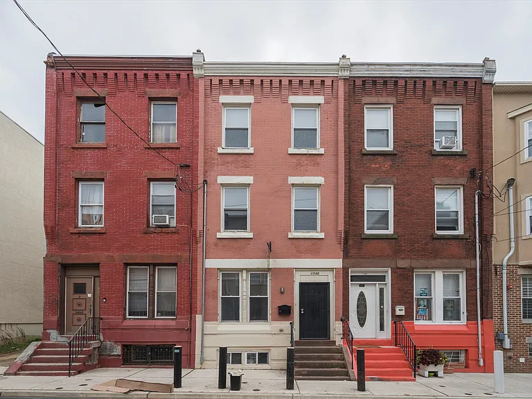 1730 Monument St — Photo 6